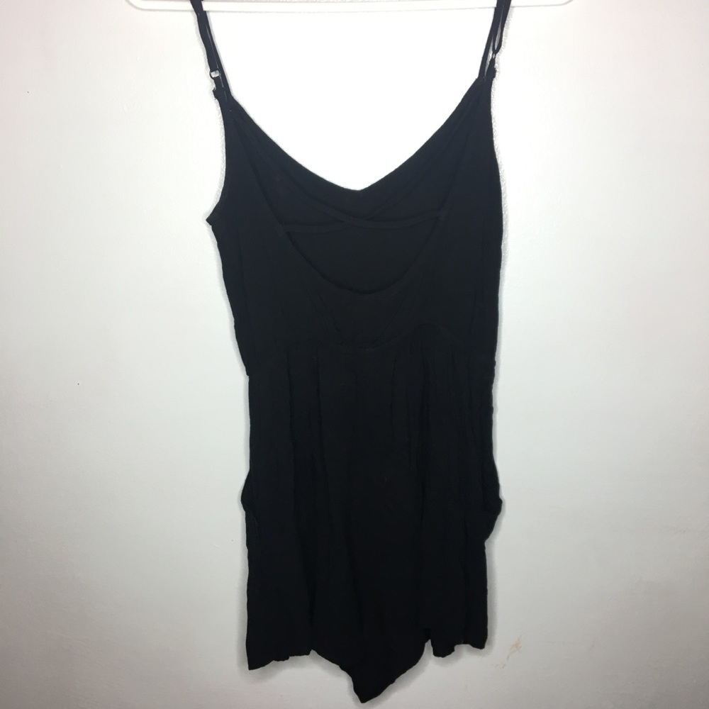 💘 H&M Light Flowy Romper💘 - Picture 4 of 8